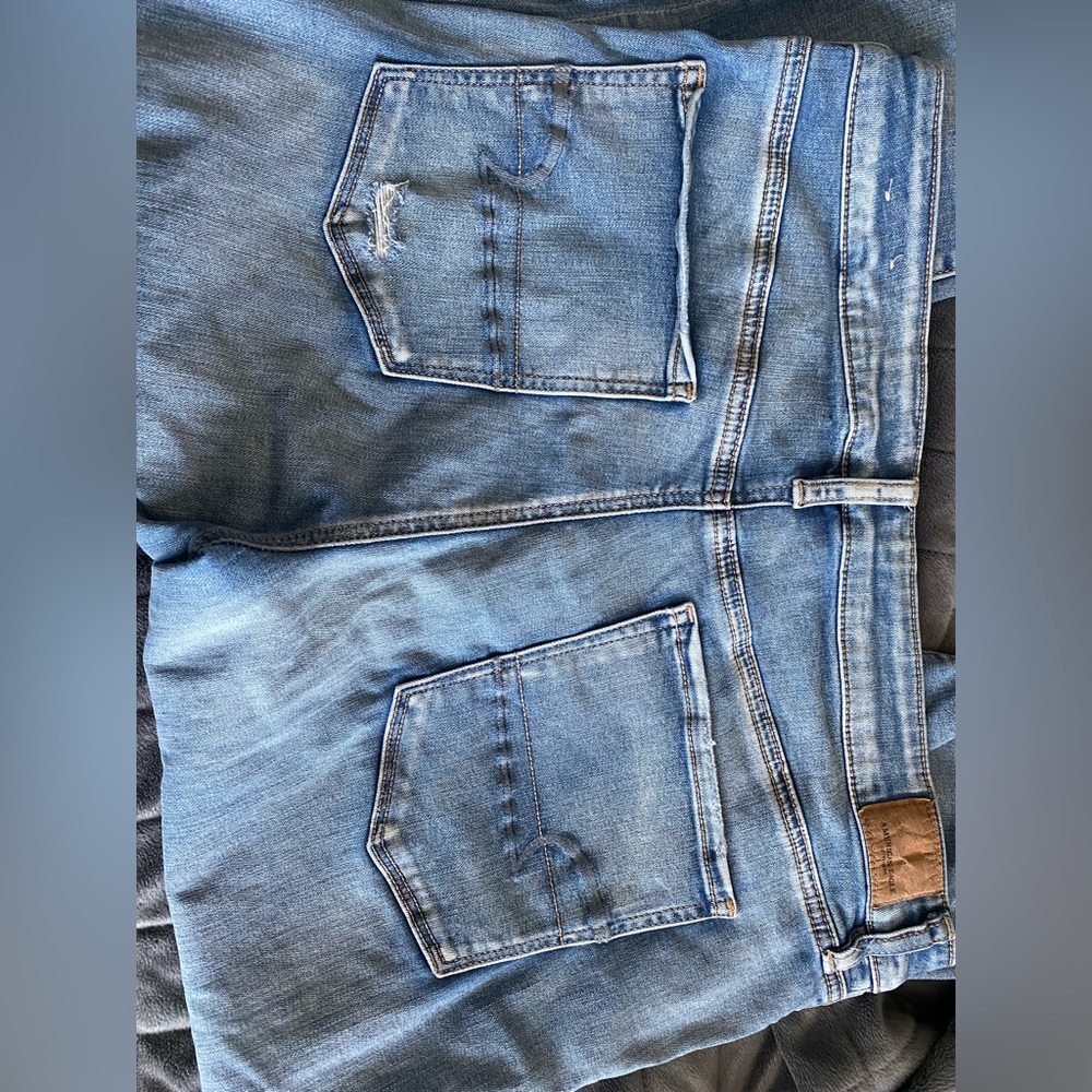 American Eagle Ripped Jean - Picture 5 of 5